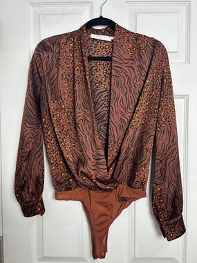 ASTR Melbourne Plunging Animal Print Bodysuit